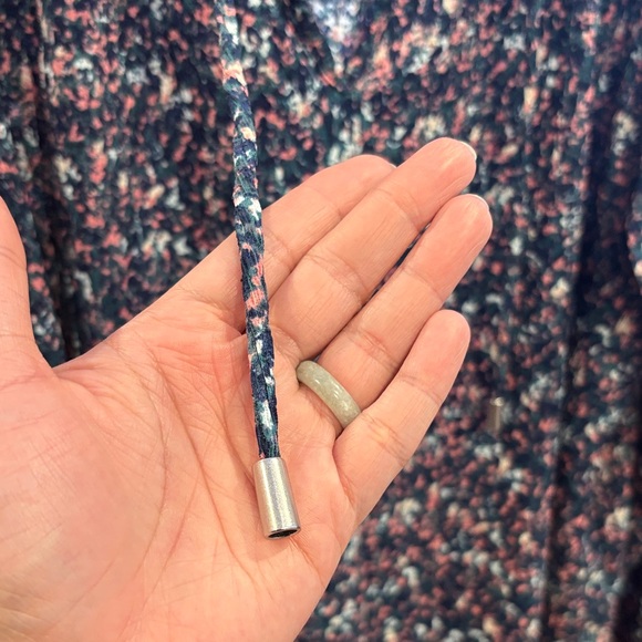 Long-Sleeve V-Neck Blouse with Tie Detail - Picture 6 of 6